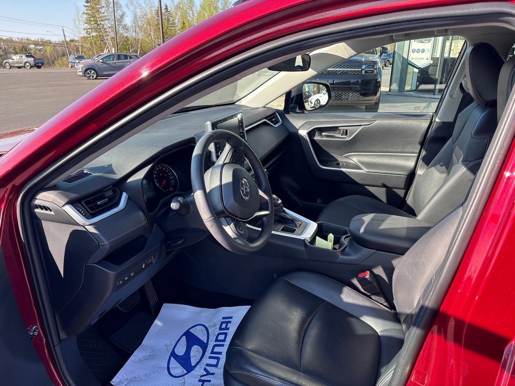 2020 Toyota RAV4 XLE in Bathurst, New Brunswick - 9 - w1024h768px