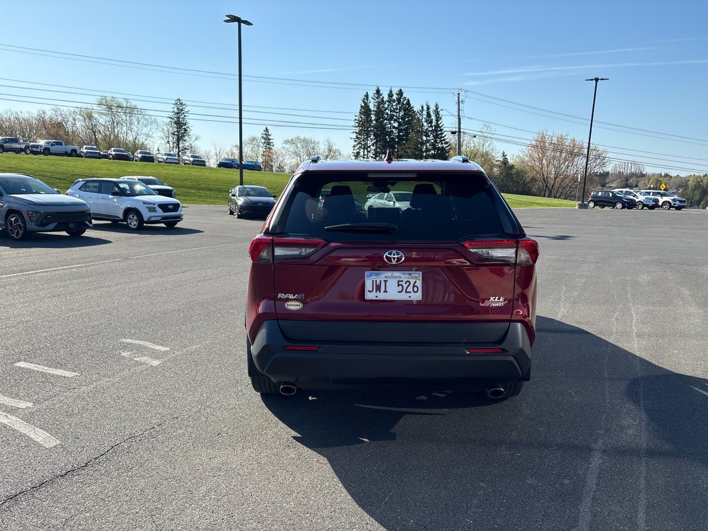 2020 Toyota RAV4 XLE in Bathurst, New Brunswick - 7 - w1024h768px