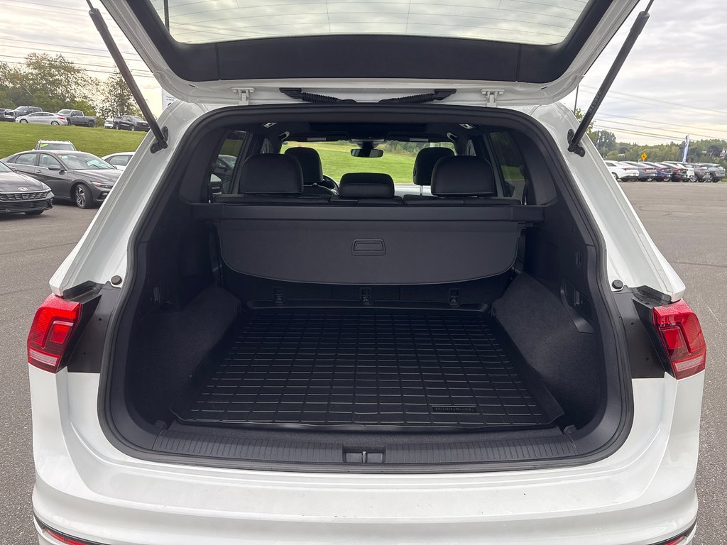 2022 Volkswagen Tiguan Comfortline R-Line Black Edition in Bathurst, New Brunswick - 13 - w1024h768px