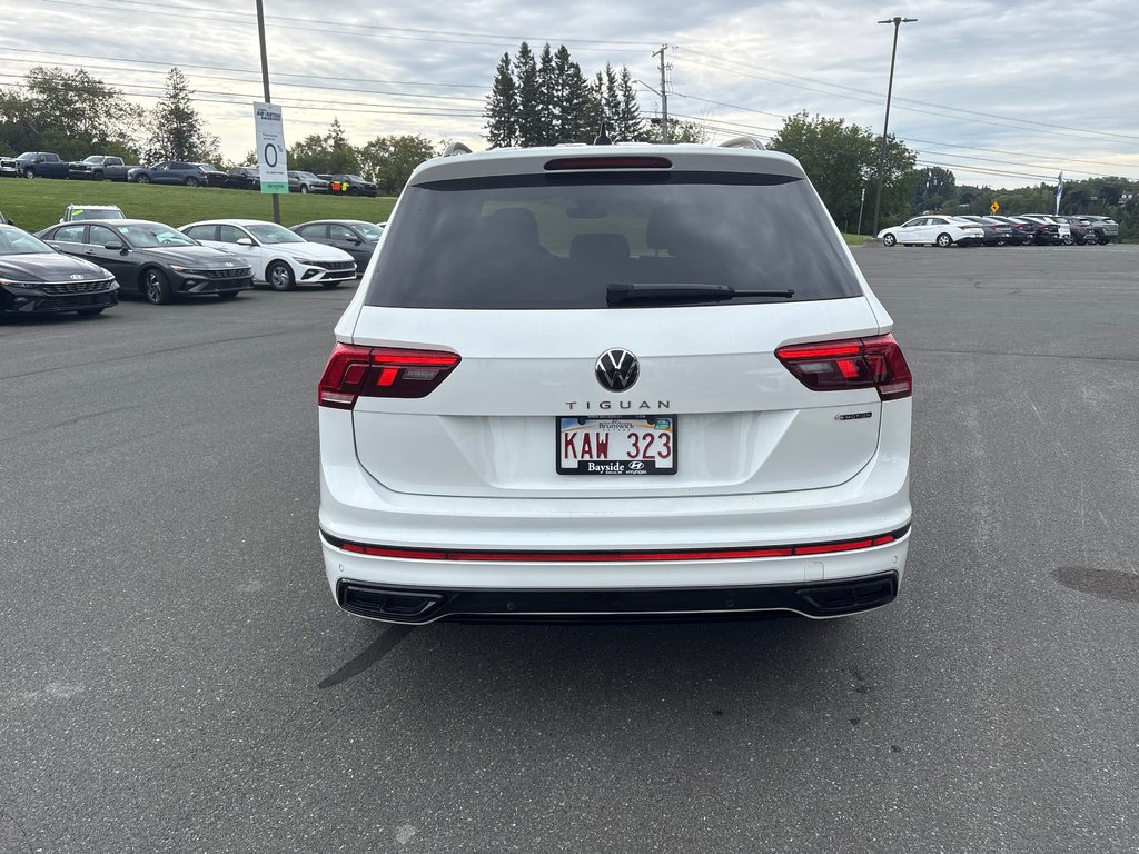 2022 Volkswagen Tiguan Comfortline R-Line Black Edition in Bathurst, New Brunswick - 8 - w1024h768px
