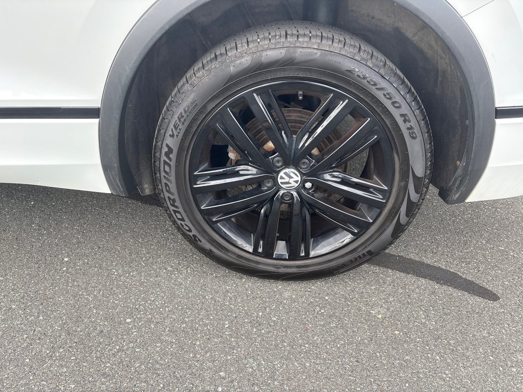 2022 Volkswagen Tiguan Comfortline R-Line Black Edition in Bathurst, New Brunswick - 10 - w1024h768px