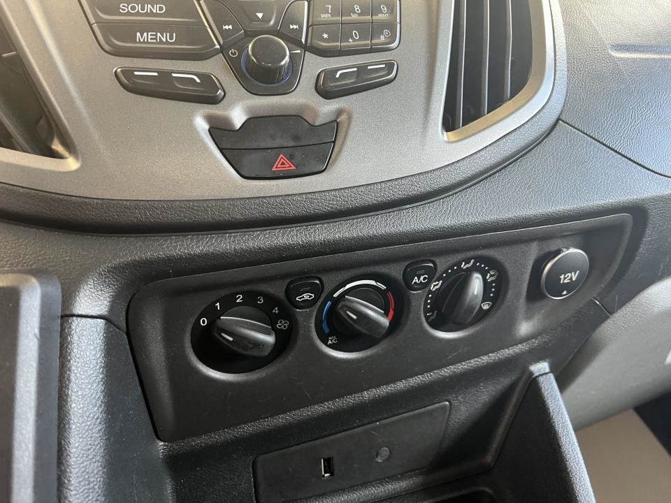 2017 Ford Cargo T-250 EL toit surélevé 148 po PNBV de 9 in Boucherville, Quebec - 14 - w1024h768px