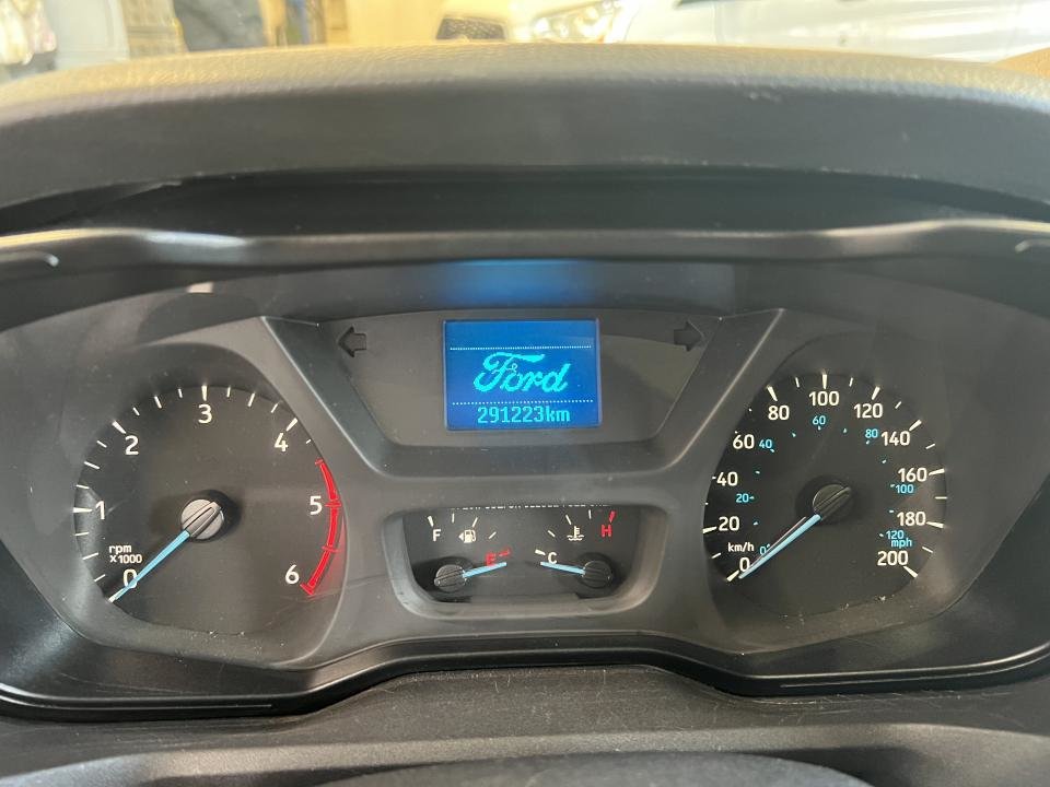 2017 Ford Cargo T-250 EL toit surélevé 148 po PNBV de 9 in Boucherville, Quebec - 12 - w1024h768px