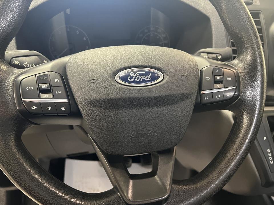 2021 Ford Cargo T-250 PA toit moyen 130 po PNBV de 9 070 lb in Boucherville, Quebec - 18 - w1024h768px