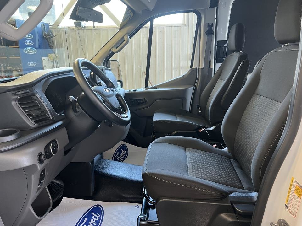 2021 Ford Cargo T-250 EL PA toit surélevé 148 po PNBV de 9 070 lb in Boucherville, Quebec - 10 - w1024h768px