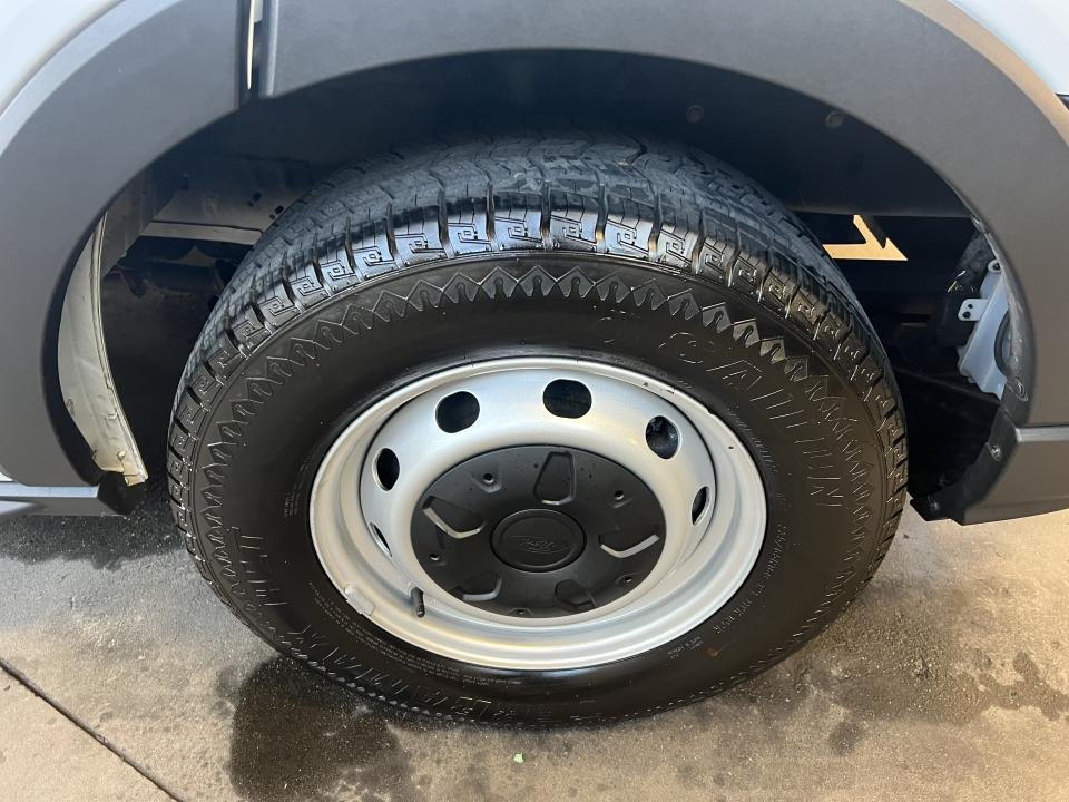 2021 Ford Cargo T-250 EL PA toit surélevé 148 po PNBV de 9 070 lb in Boucherville, Quebec - 5 - w1024h768px