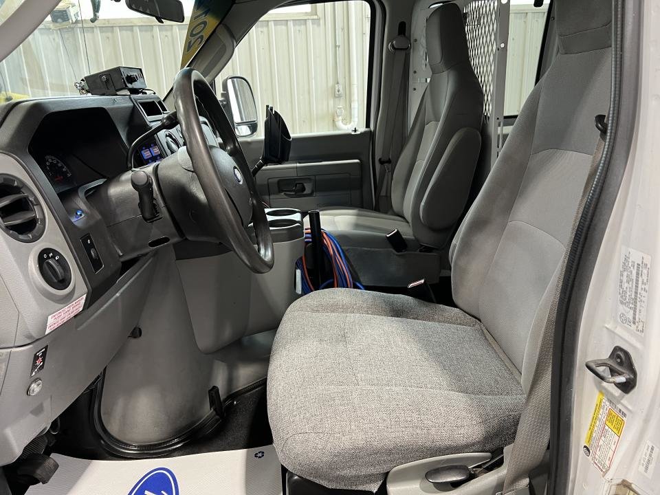 2012 Ford E-350 Super renforcé commercial in Boucherville, Quebec - 19 - w1024h768px