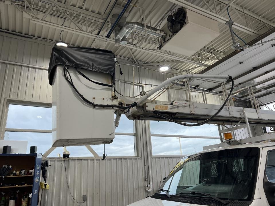 2012 Ford E-350 Super renforcé commercial in Boucherville, Quebec - 3 - w1024h768px