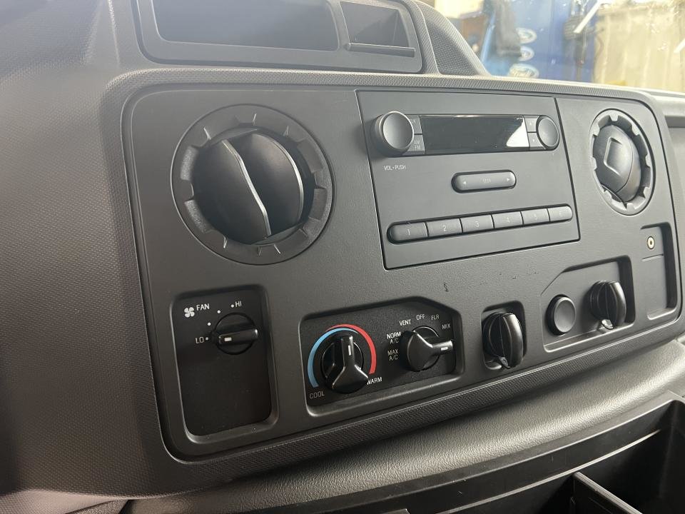 2019 Ford E-350 138 po RARS in Boucherville, Quebec - 11 - w1024h768px