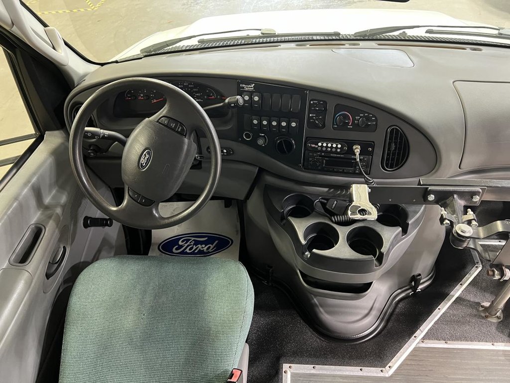 2008 Ford E-450 Super renforcé 158 po DRW in Boucherville, Quebec - 12 - w1024h768px
