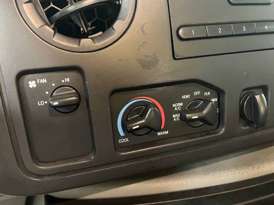 2017 Ford E-450 Super renforcé 176 po DRW in Boucherville, Quebec - 18 - w1024h768px
