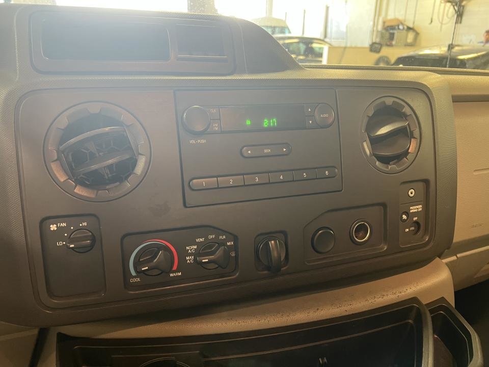 2017 Ford E-450 Super renforcé 176 po DRW in Boucherville, Quebec - 13 - w1024h768px