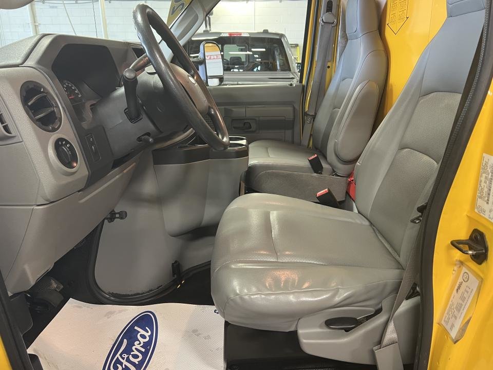 2017 Ford E-450 Super renforcé 176 po DRW in Boucherville, Quebec - 12 - w1024h768px