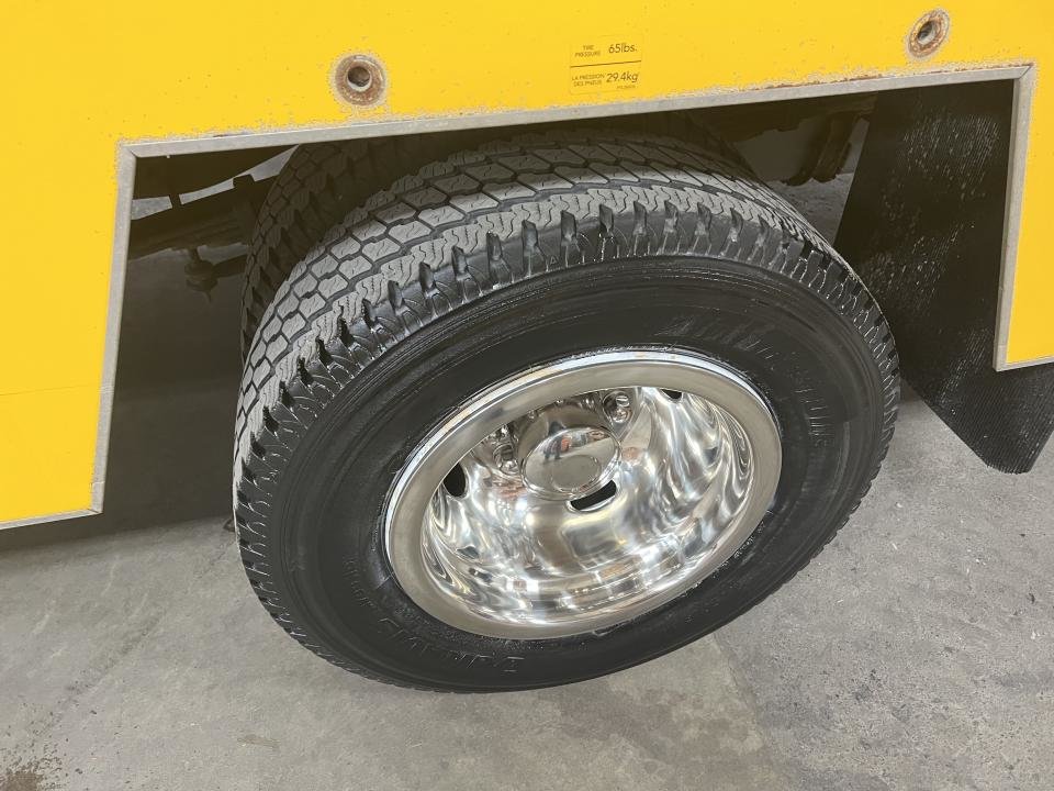 2017 Ford E-450 Super renforcé 176 po DRW in Boucherville, Quebec - 7 - w1024h768px