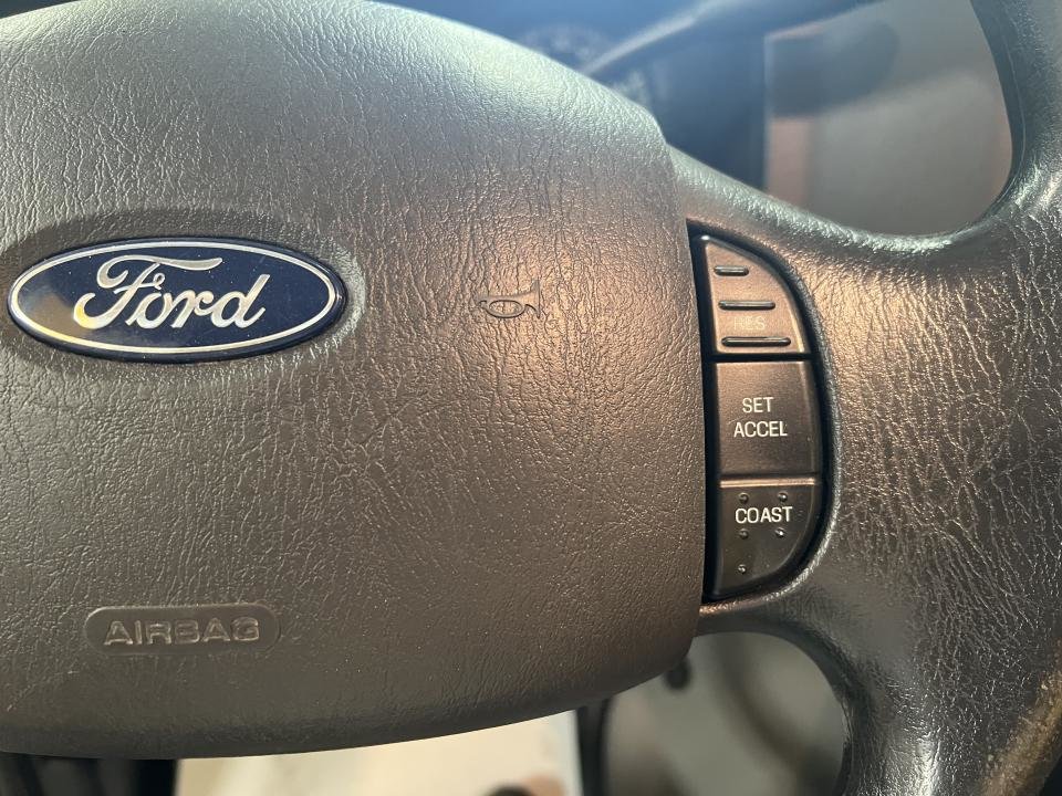 2017 Ford E-450 Super renforcé 176 po DRW in Boucherville, Quebec - 15 - w1024h768px