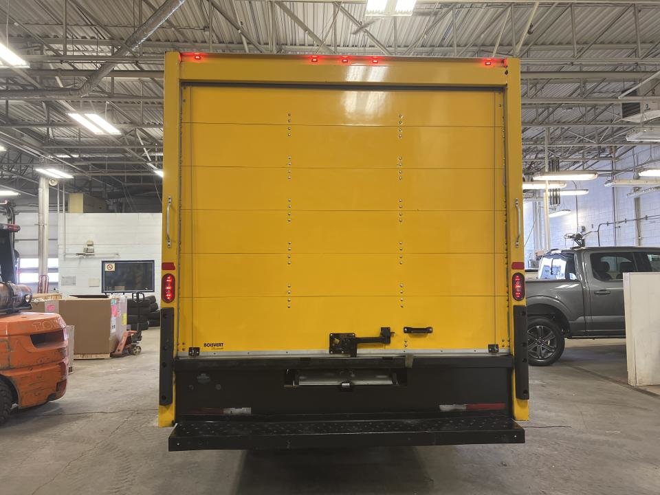 2017 Ford E-450 Super renforcé 176 po DRW in Boucherville, Quebec - 9 - w1024h768px