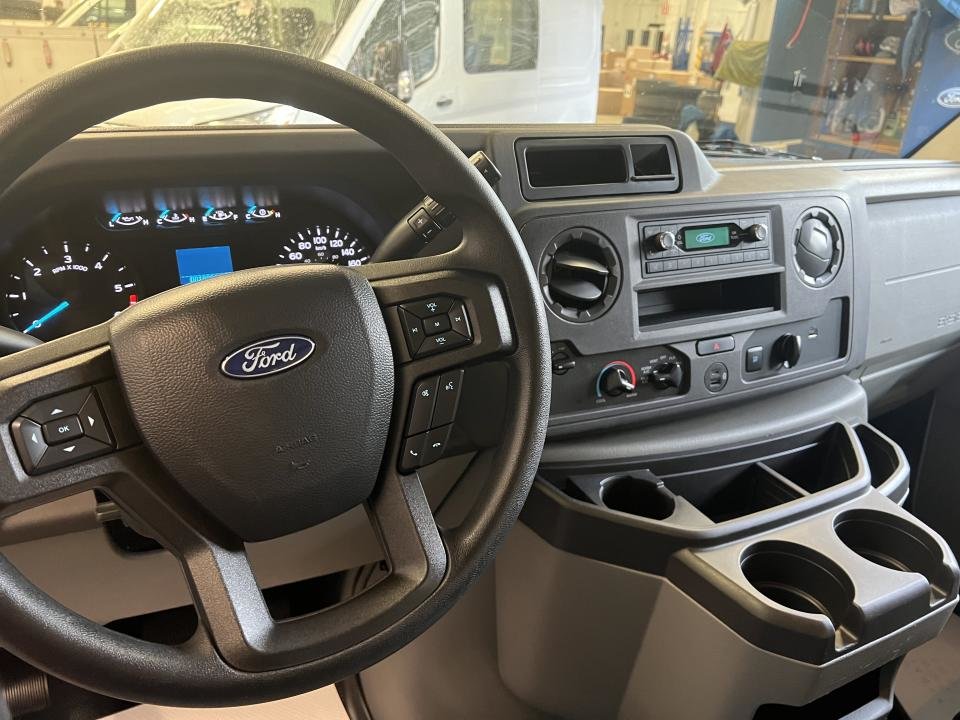 2022 Ford E-450 176 po RARJ in Boucherville, Quebec - 15 - w1024h768px