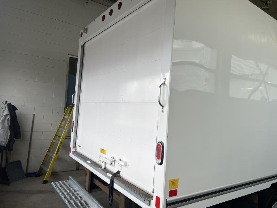 2022 Ford E-450 176 po RARJ in Boucherville, Quebec - 9 - w1024h768px