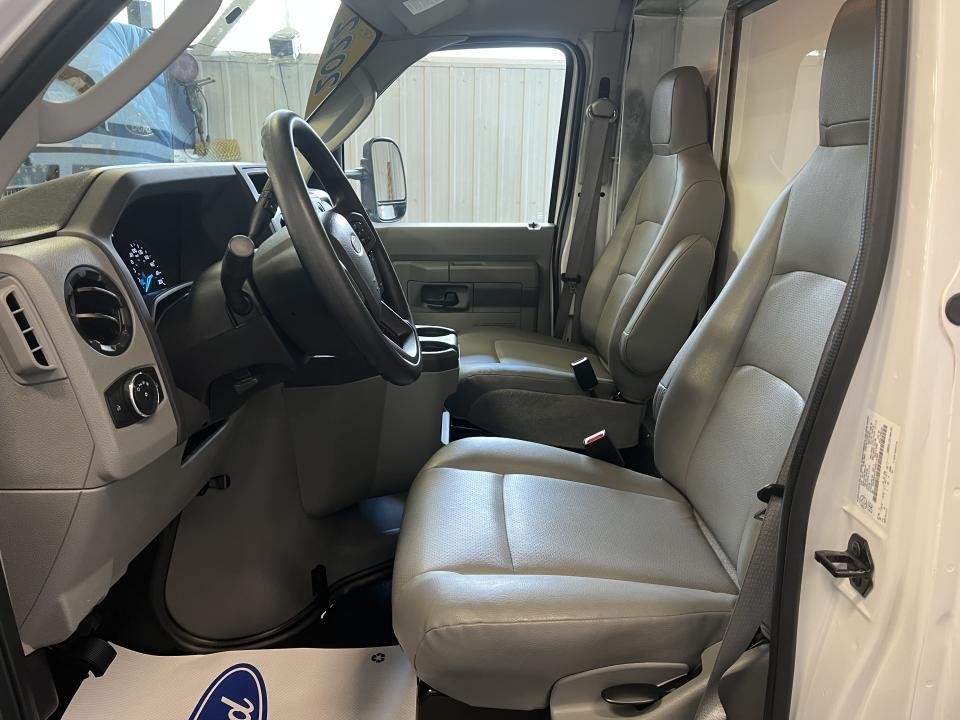 2022 Ford E-450 176 po RARJ in Boucherville, Quebec - 13 - w1024h768px