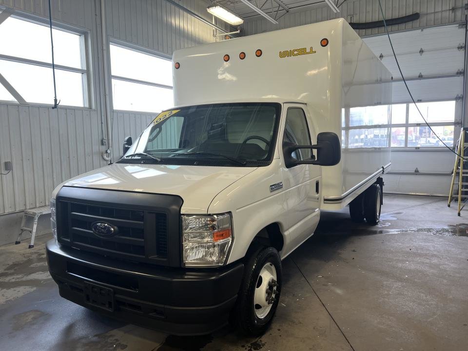 2022 Ford E-450 176 po RARJ in Boucherville, Quebec - 3 - w1024h768px