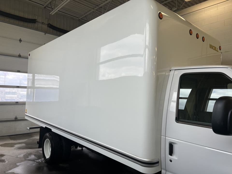 2022 Ford E-450 176 po RARJ in Boucherville, Quebec - 7 - w1024h768px