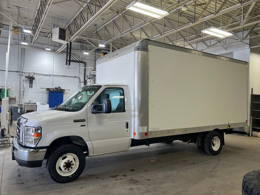 2019 Ford E-Series Cutaway E450 16 pieds in Boucherville, Quebec - 2 - w1024h768px