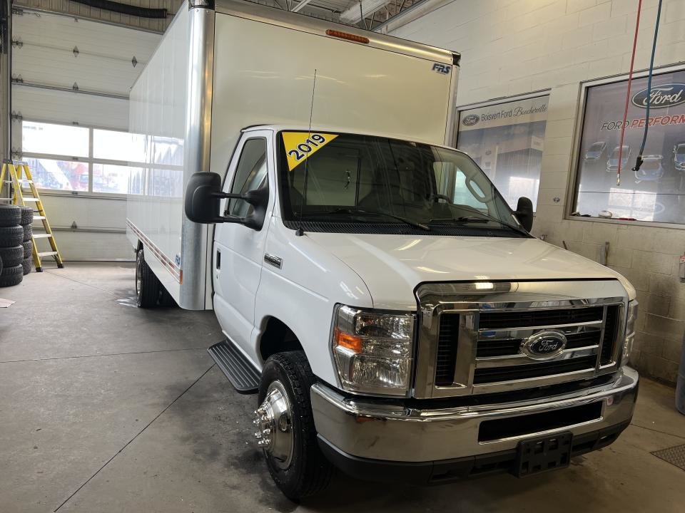 2019 Ford E-series E-450 176 po RARJ in Boucherville, Quebec - 2 - w1024h768px