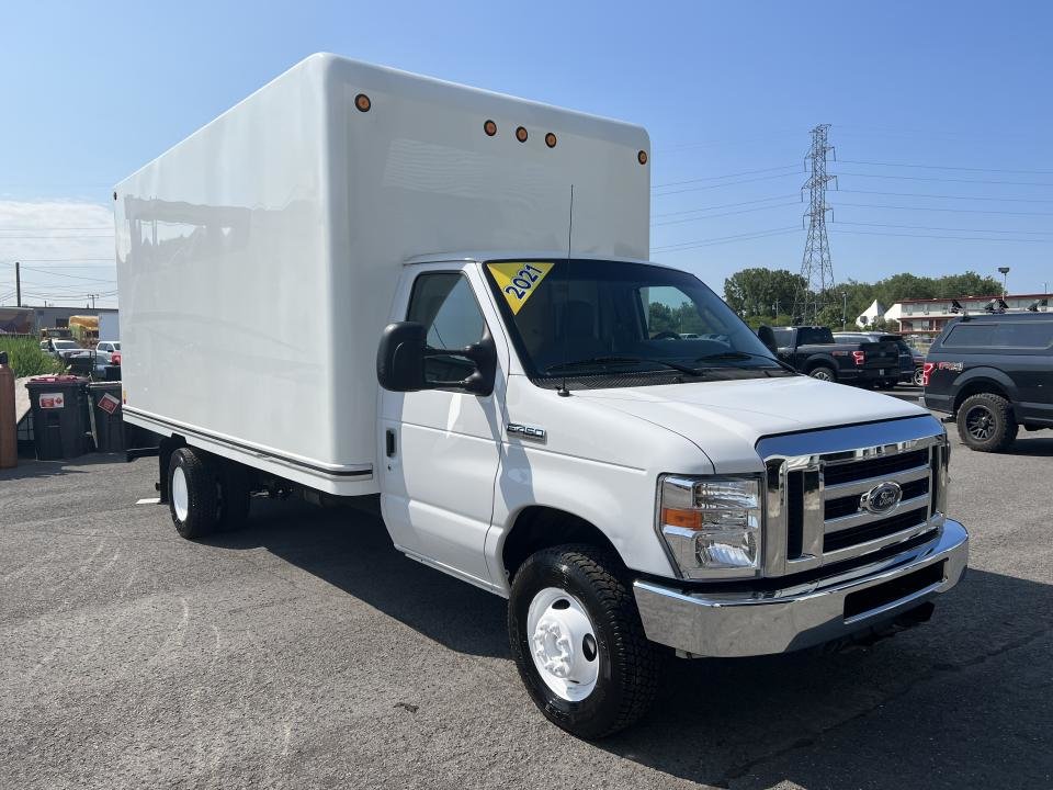 2021 Ford E-series E-450 176 po RARJ in Boucherville, Quebec - 5 - w1024h768px