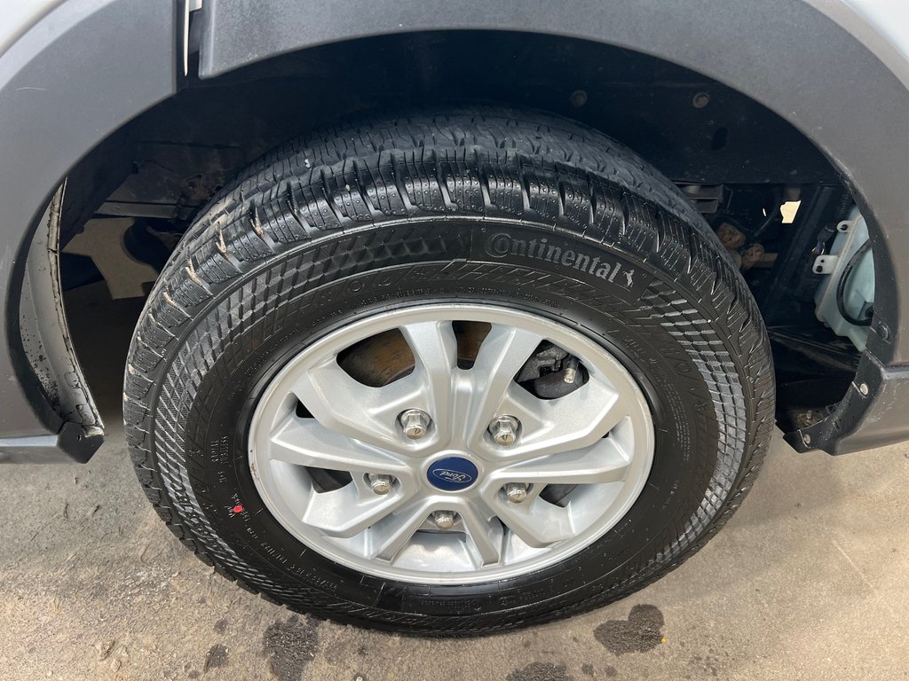 2022 Ford E-Transit Cargo Van 350 E-Transit in Boucherville, Quebec - 5 - w1024h768px