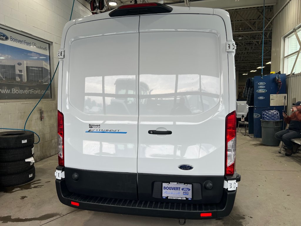 2022 Ford E-Transit Cargo Van 350 E-Transit in Boucherville, Quebec - 6 - w1024h768px