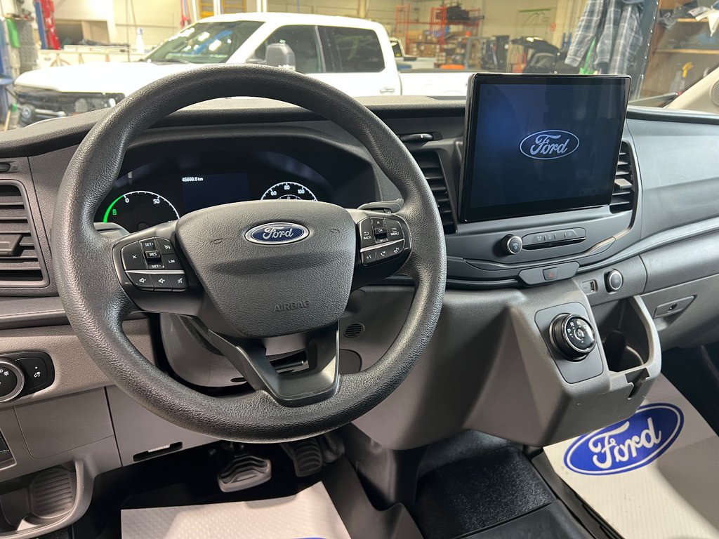 2022 Ford E-Transit Cargo Van 350 E-Transit in Boucherville, Quebec - 10 - w1024h768px