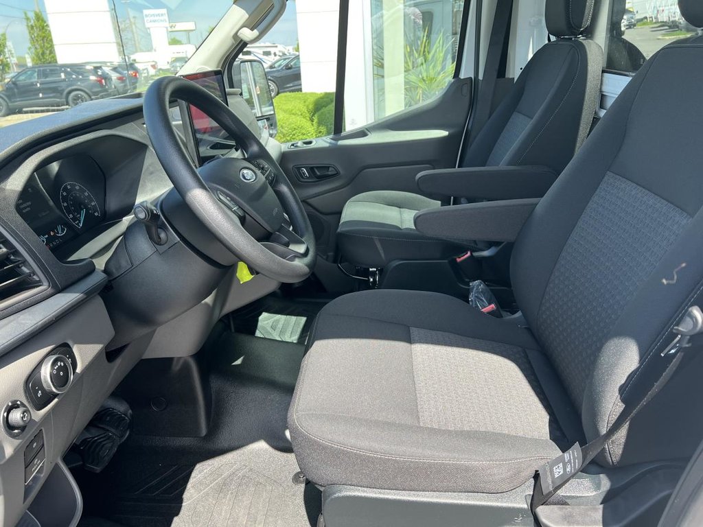 2023 Ford E-Transit T-350 PA 178 po PNBV de 9 500 lb RARS in Boucherville, Quebec - 9 - w1024h768px