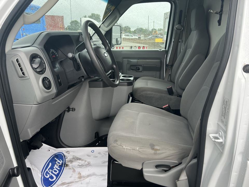2011 Ford Econoline E-450 Super renforcé 158 po DRW in Boucherville, Quebec - 16 - w1024h768px
