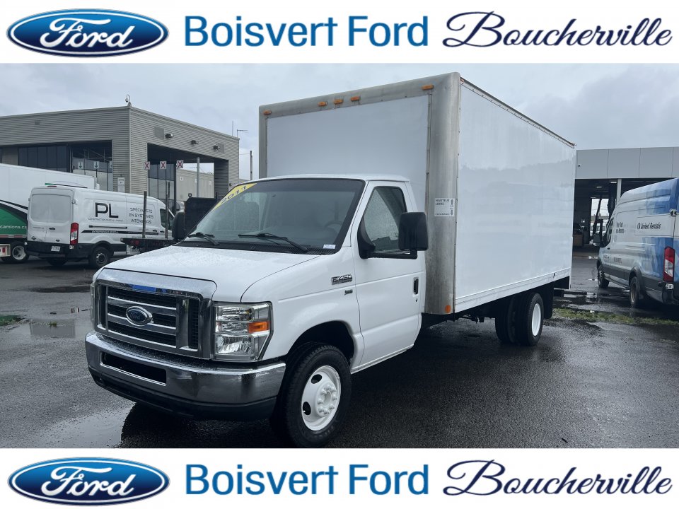 2011 Ford Econoline E-450 Super renforcé 158 po DRW in Boucherville, Quebec - 1 - w1024h768px