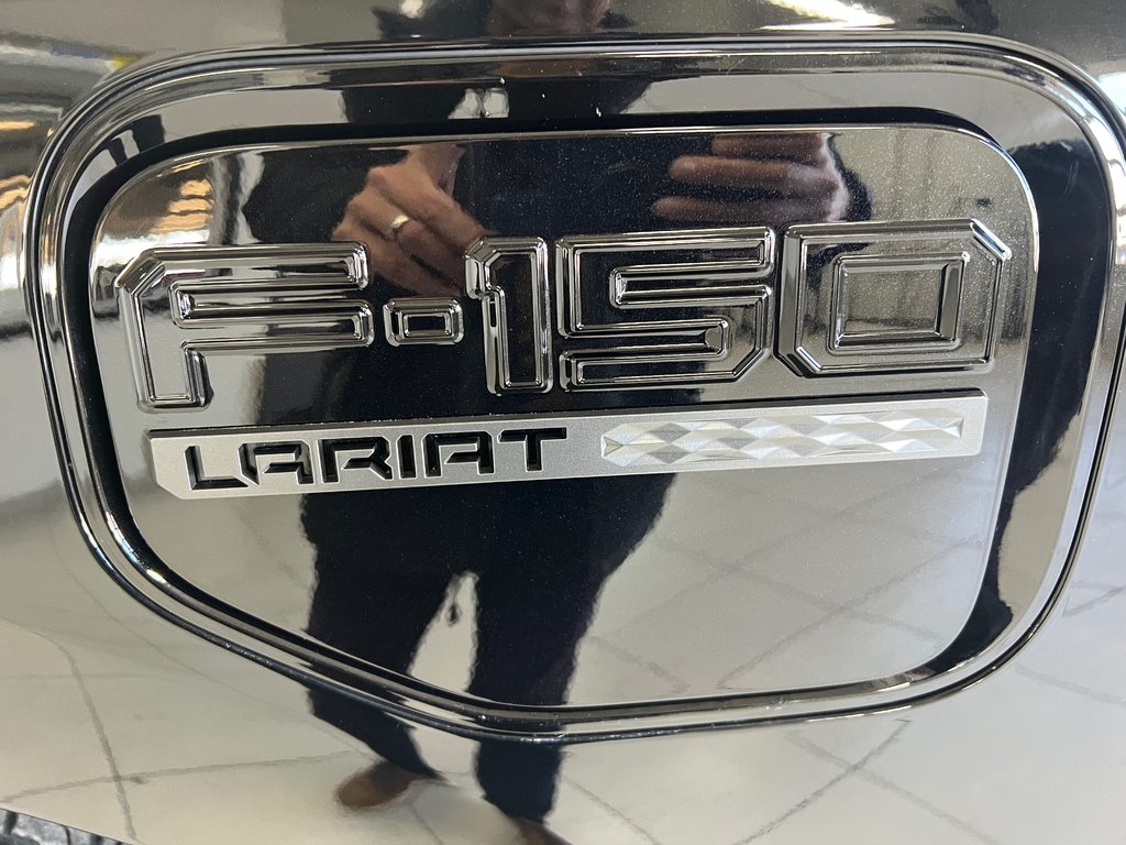 2023 Ford F-150 Lightning Lariat full in Boucherville, Quebec - 5 - w1024h768px