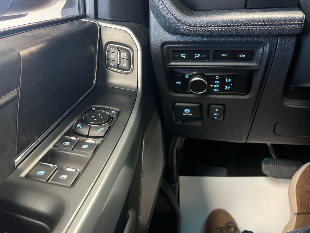 2023 Ford F-150 Lightning Lariat full in Boucherville, Quebec - 15 - w1024h768px
