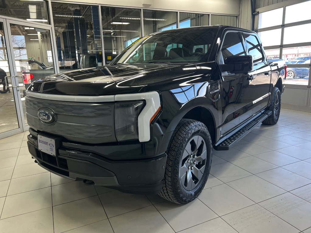 2023 Ford F-150 Lightning Lariat full in Boucherville, Quebec - 1 - w1024h768px