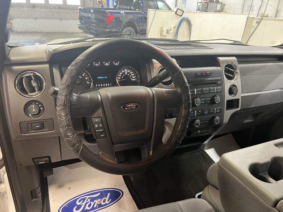 2012 Ford F-150 Cabine Super 4RM 163 po XL in Boucherville, Quebec - 15 - w1024h768px