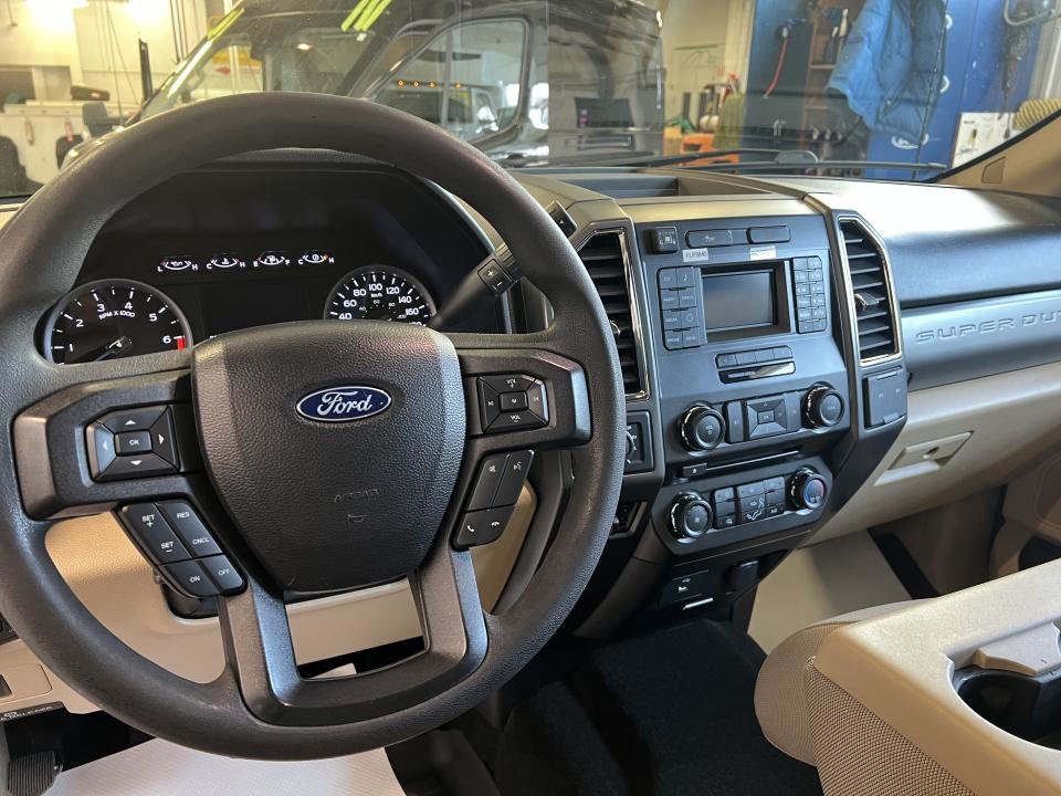 2017 Ford F-250 XLT cabine double 4RM 164 PO in Boucherville, Quebec - 19 - w1024h768px