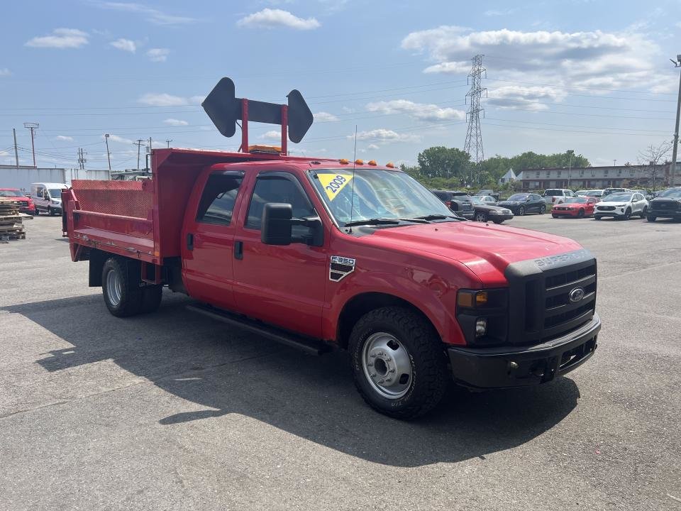 2009 Ford F-350 Cab Crew 2RM empat 176po cab à essieu 60po XL in Boucherville, Quebec - 2 - w1024h768px