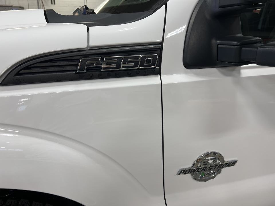2012 Ford F-350 4 RM, Cabine multiplaces 156 po, XL in Boucherville, Quebec - 6 - w1024h768px