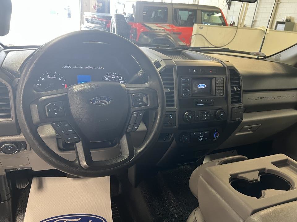 Ford F-350 XL cabine double 2RM 168 po DCE de 60 po 2021 à Boucherville, Québec - 16 - w1024h768px