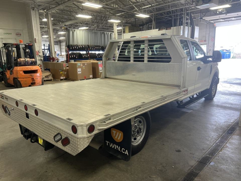 Ford F-350 XL cabine double 2RM 168 po DCE de 60 po 2021 à Boucherville, Québec - 12 - w1024h768px