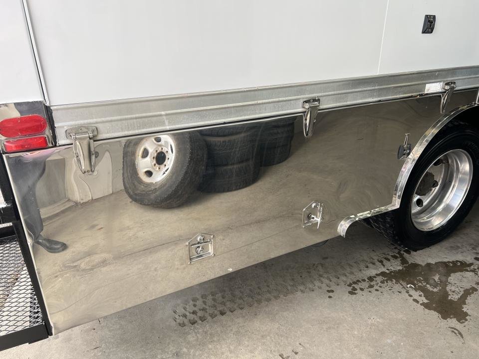 2004 Ford F-550 Cabine classique, empattement de 189 po - XL in Boucherville, Quebec - 8 - w1024h768px