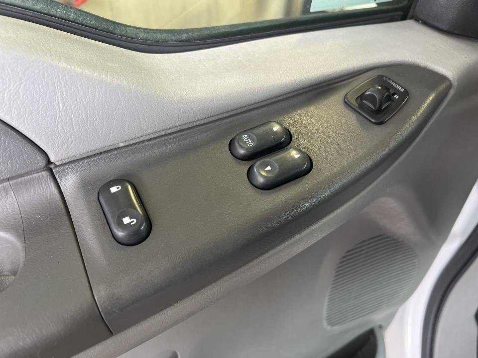 2004 Ford F-550 Cabine classique, empattement de 189 po - XL in Boucherville, Quebec - 25 - w1024h768px