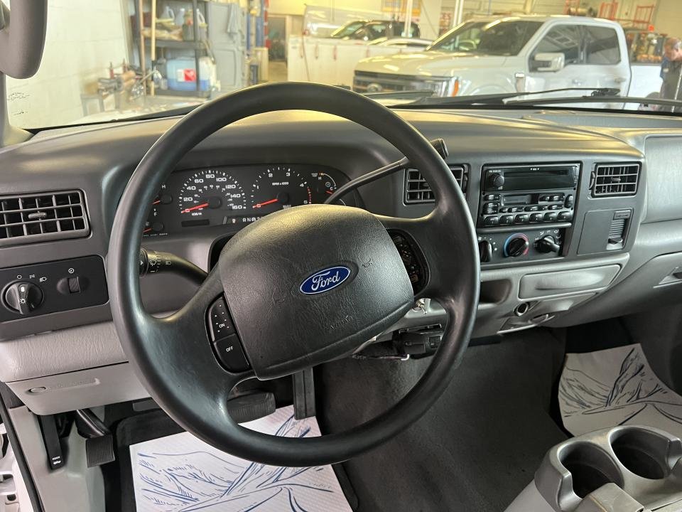 2004 Ford F-550 Cabine classique, empattement de 189 po - XL in Boucherville, Quebec - 22 - w1024h768px