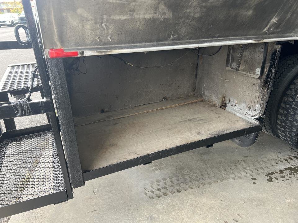 2004 Ford F-550 Cabine classique, empattement de 189 po - XL in Boucherville, Quebec - 11 - w1024h768px