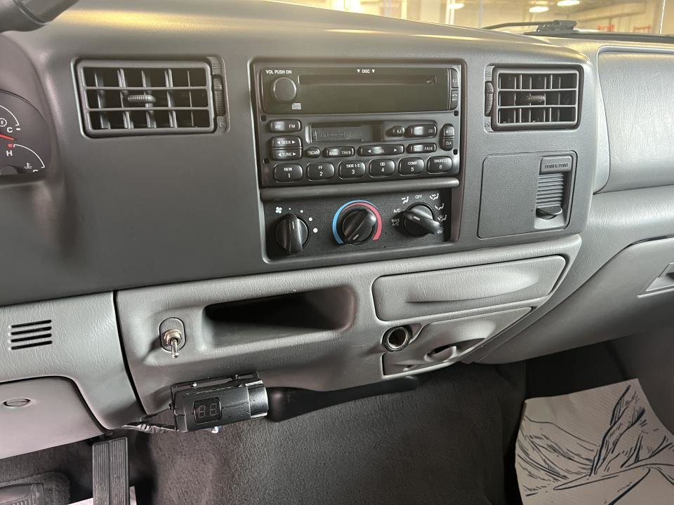 2004 Ford F-550 Cabine classique, empattement de 189 po - XL in Boucherville, Quebec - 23 - w1024h768px