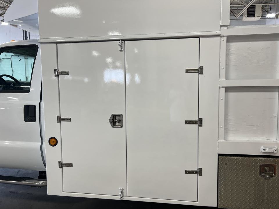 2009 Ford F-550 Cab ord 2RM empat 201po cab à essieu 120po XL in Boucherville, Quebec - 15 - w1024h768px