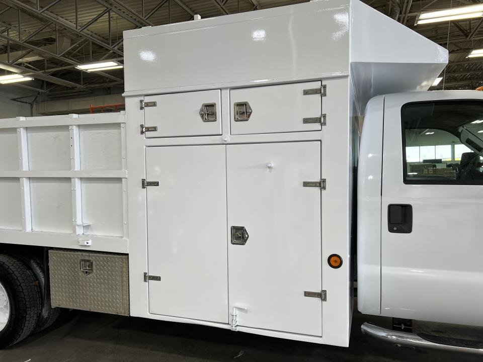 2009 Ford F-550 Cab ord 2RM empat 201po cab à essieu 120po XL in Boucherville, Quebec - 7 - w1024h768px